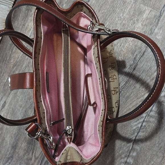 EUC Dooney & Bourke Signature handbag/ crossbody monogramed brown/Tan - Picture 8 of 14